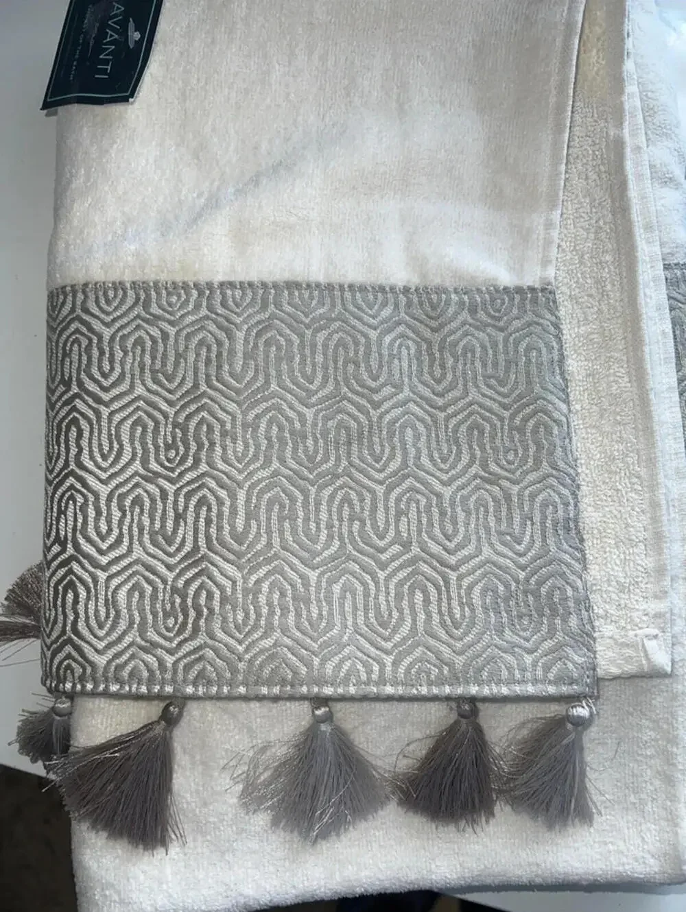 Avanti Home Beaufort Ivory Bath Towel, NWT